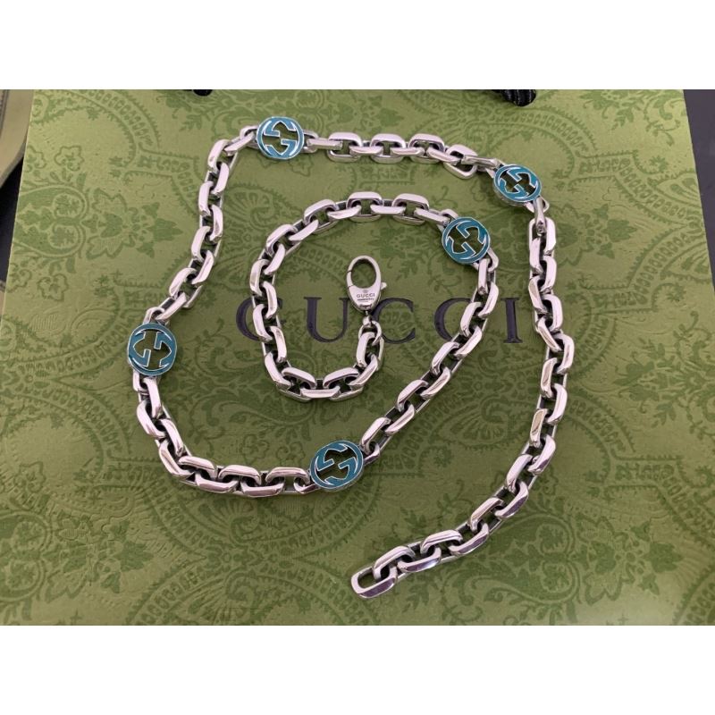 G*u*i necklaces